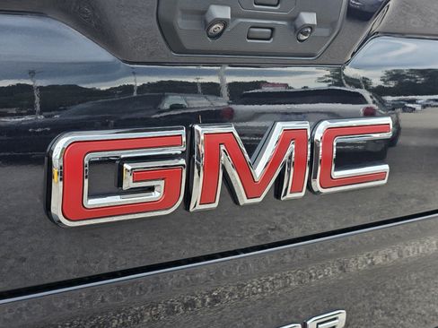 Used 2023 GMC Sierra 1500 AT4 w/ AT4 Premium Package AWD/4WD image 15