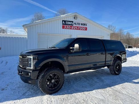 Used 2018 Ford F250 Platinum w/ Platinum Ultimate Package image 2