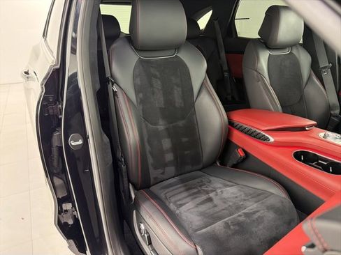 Used 2022 Genesis GV70 3.5T Sport w/ Sport Prestige Package image 18