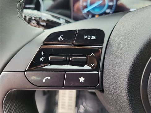 New 2025 Hyundai Elantra SEL image 4