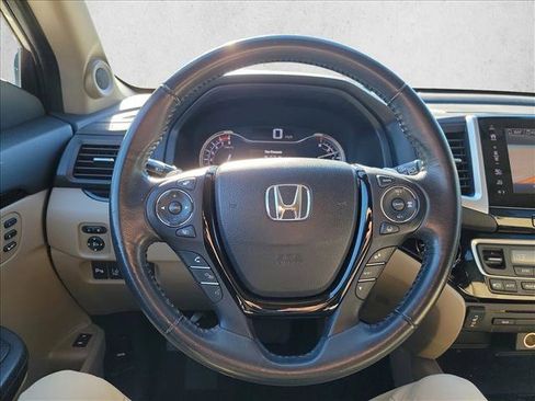 Used 2018 Honda Pilot Touring image 21