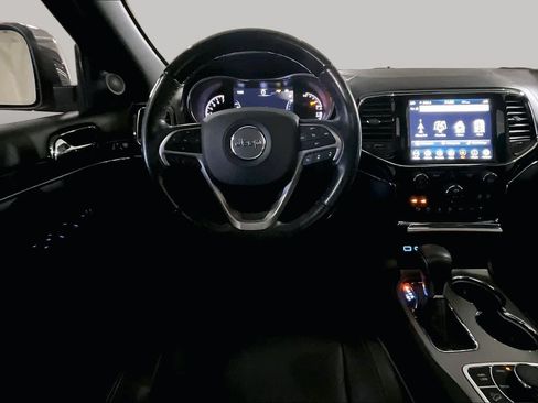 Used 2019 Jeep Grand Cherokee Overland AWD/4WD image 5