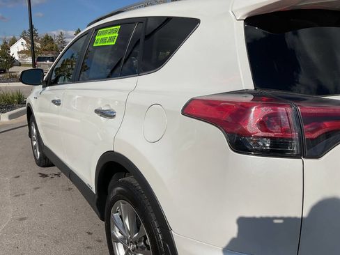 Used 2017 Toyota RAV4 Limited image 5