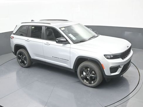New 2025 Jeep Grand Cherokee Limited w/ Black Appearance Package RWD image 48