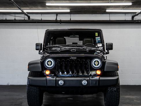 Used 2012 Jeep Wrangler Unlimited Rubicon w/ Dual Top Group AWD/4WD image 8