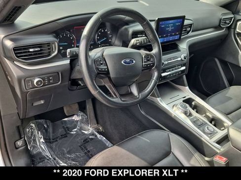 Used 2020 Ford Explorer XLT w/ Equipment Group 202A AWD/4WD image 2