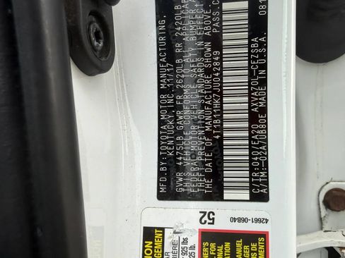Used 2018 Toyota Camry SE w/ Moonroof Package FWD image 30