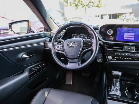 Used 2025 Lexus ES 350 FWD image 4