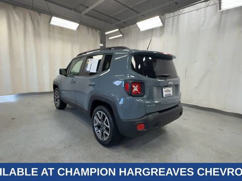 Used 2017 Jeep Renegade Latitude w/ Cold Weather Group AWD/4WD image 9