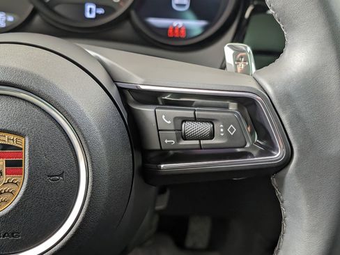 Used 2025 Porsche Macan image 23