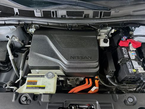 Used 2024 Nissan Leaf S FWD image 31