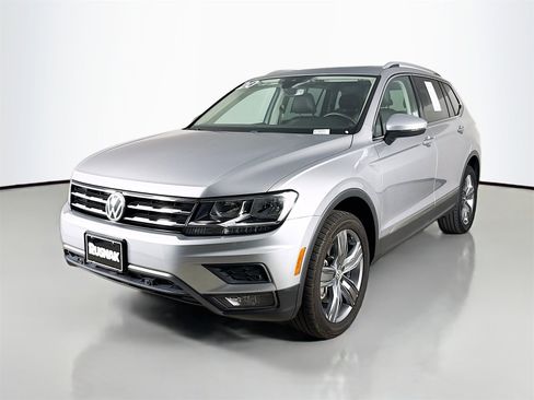 Used 2020 Volkswagen Tiguan SEL image 3