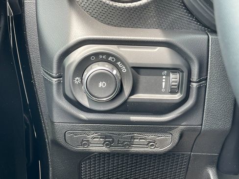 Used 2024 Jeep Wrangler Unlimited Rubicon AWD/4WD image 30