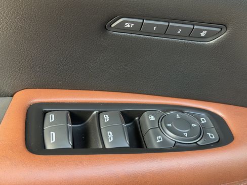 Certified 2022 Cadillac XT5 Sportv w/ Technology Package image 19