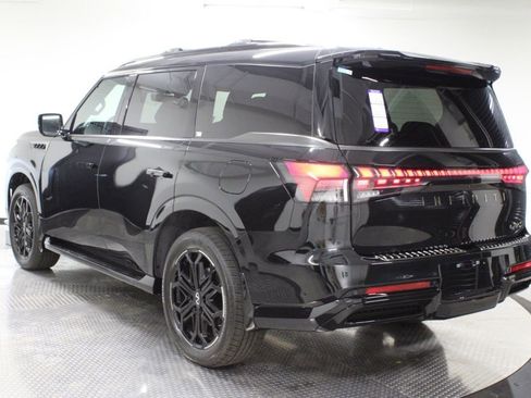 New 2026 INFINITI QX80 4WD image 3