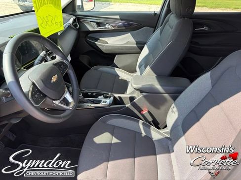 Used 2025 Chevrolet TrailBlazer LT w/ Convenience Package AWD/4WD image 10
