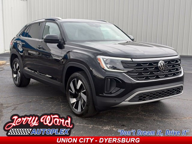 Used 2026 Volkswagen Atlas Cross Sport SE w/ Panoramic Sunroof Package FWD image 1