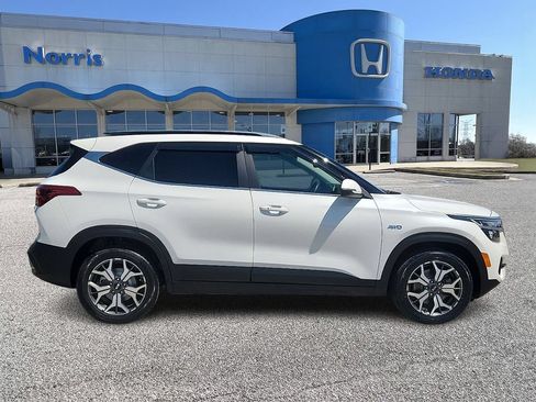 Used 2021 Kia Seltos EX AWD/4WD image 5