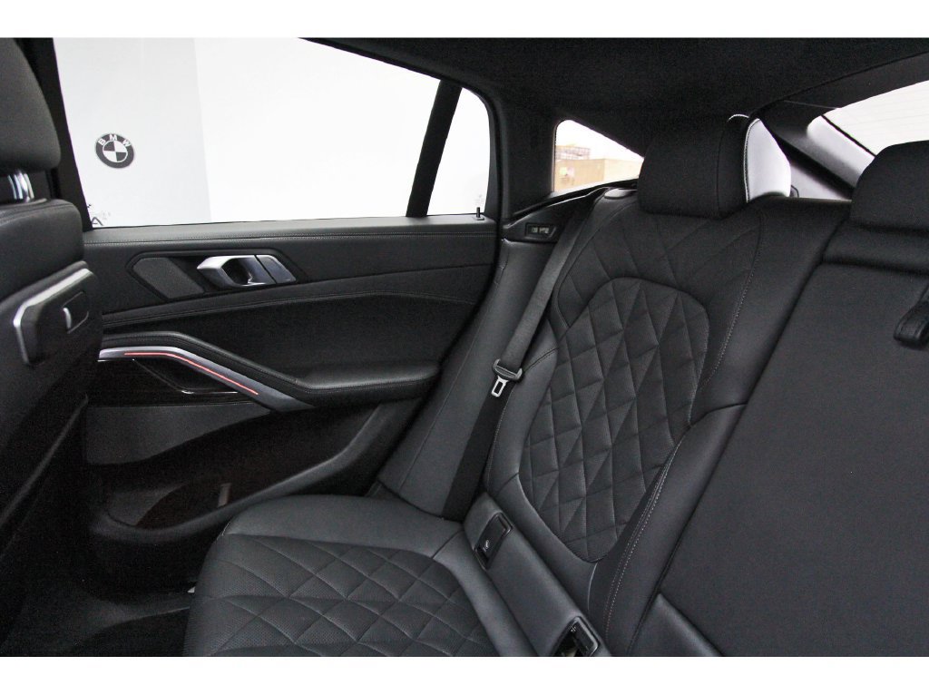 Used 2024 BMW X6 xDrive40i w/ Premium Package AWD/4WD image 11