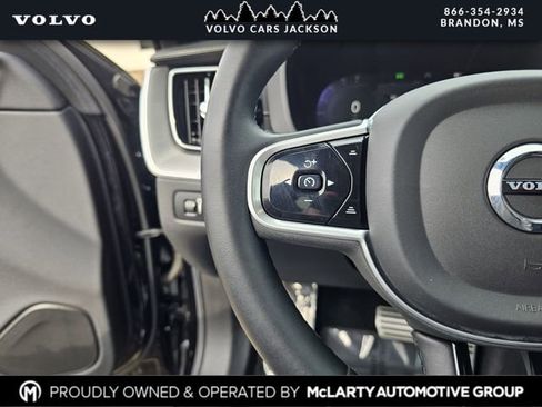 Used 2022 Volvo XC60 B5 R-Design image 27