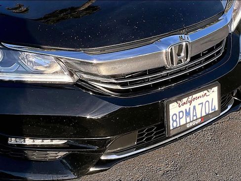 Used 2017 Honda Accord Hybrid Sedan image 30