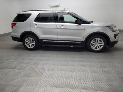 Used 2019 Ford Explorer XLT FWD image 11