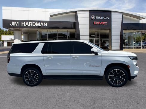 Used 2024 Chevrolet Suburban RST w/ Luxury Package AWD/4WD image 8