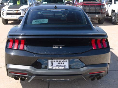 Used 2024 Ford Mustang GT Premium RWD image 4