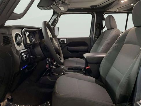 Used 2024 Jeep Wrangler Unlimited image 67