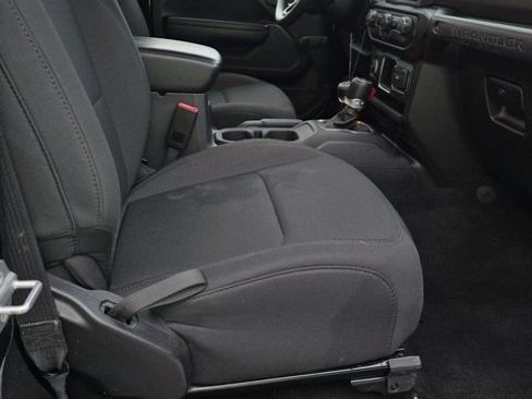 Used 2021 Jeep Wrangler Sport image 5