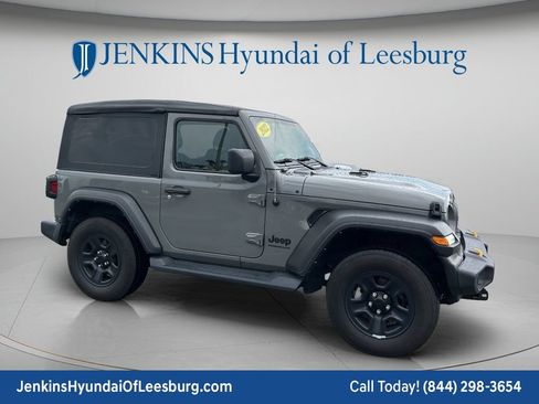 Used 2022 Jeep Wrangler Sport AWD/4WD image 2