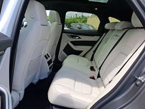 New 2026 Jaguar F-PACE R-Dynamic S image 5