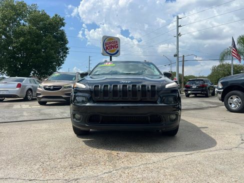 Used 2015 Jeep Cherokee Latitude FWD image 2