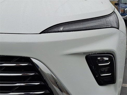 Certified 2025 Buick Enclave Preferred image 8