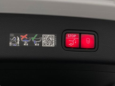 New 2026 Mercedes-Benz GLC 300 4MATIC image 7