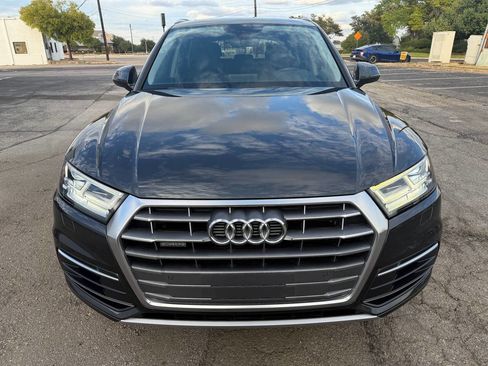 Used 2019 Audi Q5 2.0T Premium Plus w/ Premium Plus Package image 2