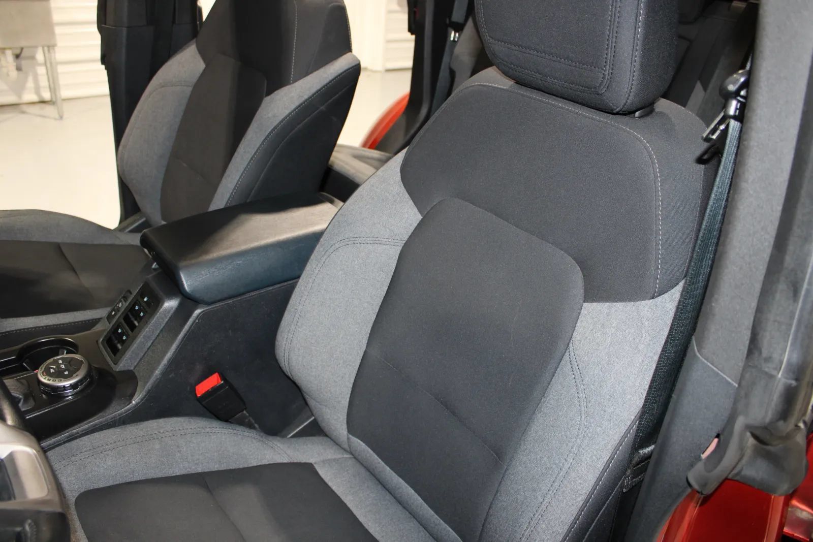 Used 2022 Ford Bronco Outer Banks AWD/4WD image 9