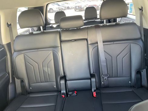 Used 2025 Hyundai Santa Fe SEL image 40