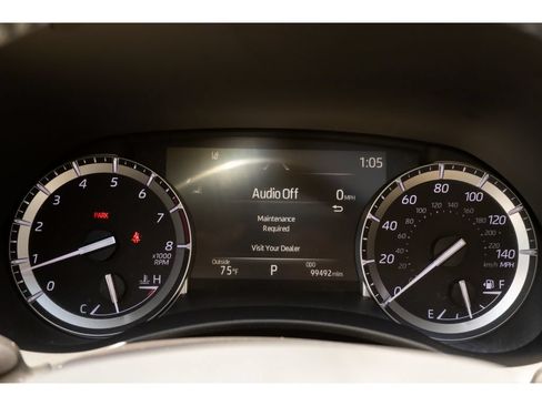 Used 2022 Toyota Highlander XLE FWD image 23