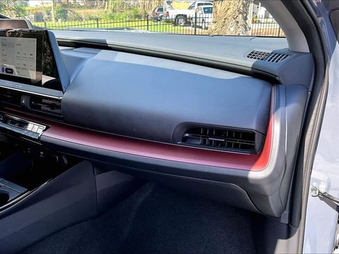 Used 2025 Toyota Prius Plug-In Hybrid image 16