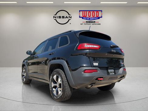 Used 2016 Jeep Cherokee Trailhawk w/ Comfort/Convenience Group AWD/4WD image 4