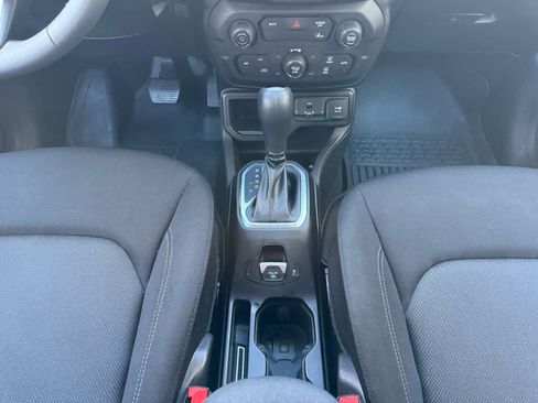 Used 2021 Jeep Renegade Sport image 10