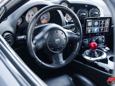 Used 2004 Dodge Viper SRT-10 image 7