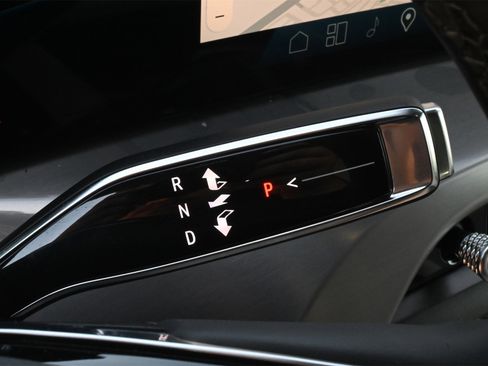 New 2026 Cadillac Vistiq Luxury image 14