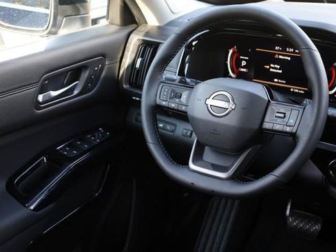 New 2026 Nissan Pathfinder Platinum w/ Accent Package AWD/4WD image 30