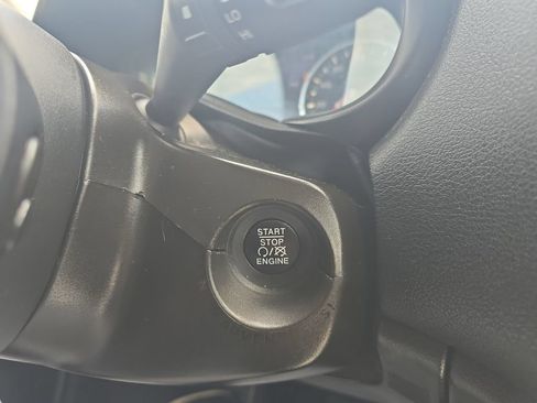 Used 2020 Jeep Renegade Limited w/ UConnect 8.4 Nav Group AWD/4WD image 31