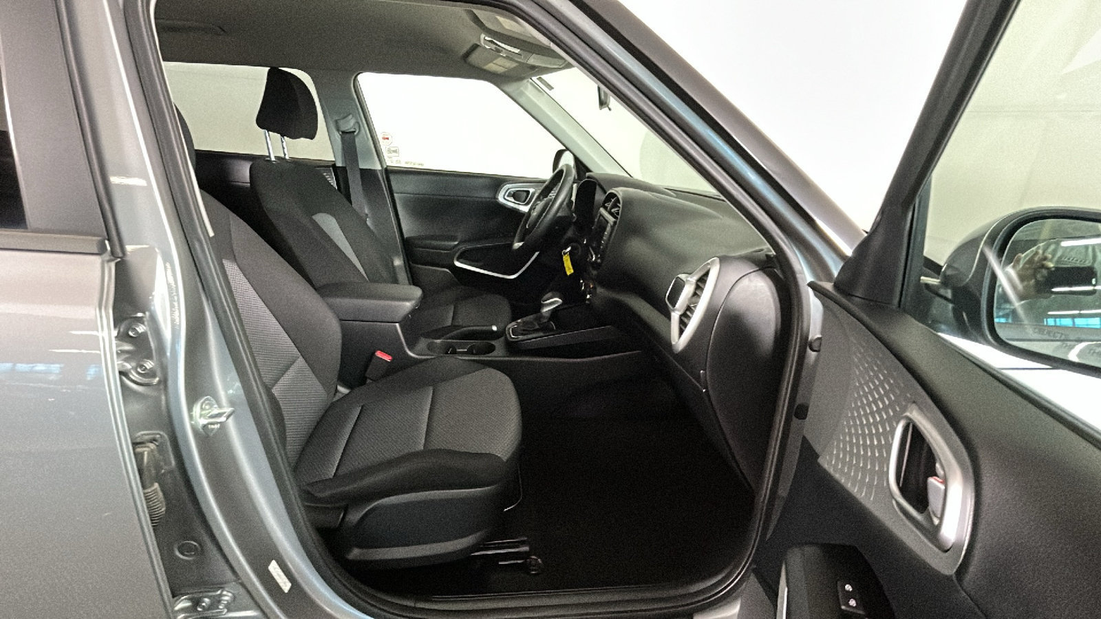 Used 2022 Kia Soul LX FWD image 35