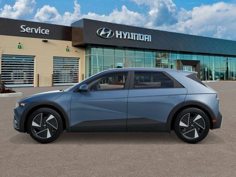 New 2026 Hyundai Ioniq 5 SE RWD image 3