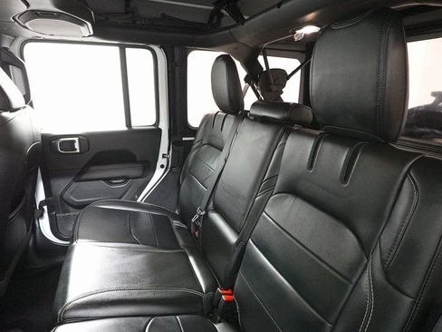 Used 2023 Jeep Wrangler Unlimited Sahara image 25