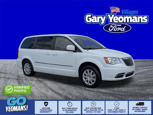 Used 2016 Chrysler Town & Country Touring FWD image 1